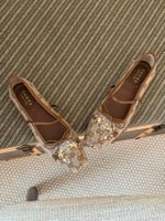 حذاء Gucci فلات مزخرف – GG كريستال بيج