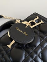 حقيبة ديور Lady dior 22 cm