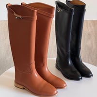 بوت هيرمز طويل جلدي متوفر بلونين