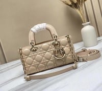 حقيبة ديور Lady dior 22 cm
