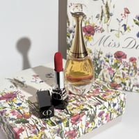 طقم عطر جادور + روج دبور 999