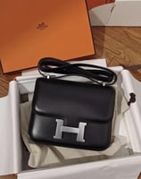 شنطة هيرمس كونستانس 18 جلد إبسوم باللون الأسود مع...