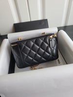 شنطه شانيل حجم وسط