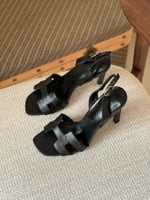 كعب هيرمس – H تصميم أيقوني أسود