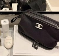 شنطة ميكب ومستلزمات شانيل وتر بروف