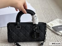 حقيبة ديور Lady dior 22 cm