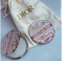 مرايه كريستيان دبور مزخرف مع الملحقات وباوتش