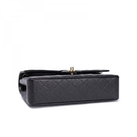 شنطة شانيل كلاسيك كافيار 25 سم - أسود وذهبي