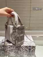 شنطة ميني رويال وردي �