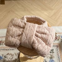 حقيبة شانيل مبطنة بسلسلة ذهبي