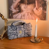 حقيبة شانيل مبطنة بسلسلة ذهبي