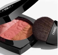 باليت بلاشر من ربيع ٢٠٢٥شانيل اصدار محدود