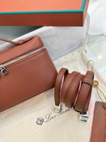 شنطة لورو بيانا جلد