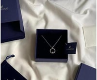 قلاده سوارفسكي البحعه شامل الملحقات