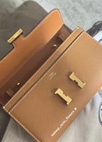 هيرمز واليت باللون الكاكي والجملي