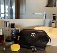 شنطة ميكب ومستلزمات شانيل وتر بروف