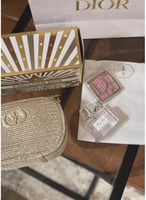 شنطة ديور اصدار محدود شامل التغليف و المنتجات