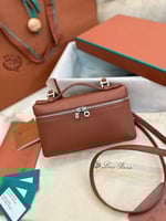 شنطة لورو بيانا جلد