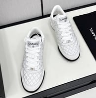 سنيكرز شانيل النسائي – تصميم فضي فاخر