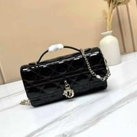 شنطه ديور اسود لامع