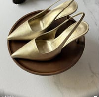 كعب براد ذهبي فاخر – موديل سلوينج بوينت