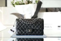 شانيل كلاسك مديم مقاس 23 سم لذر هارد وير فضي