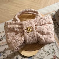 حقيبة شانيل مبطنة بسلسلة ذهبي