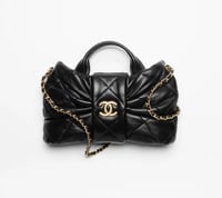 حقيبة شانيل مبطنة بسلسلة ذهبي