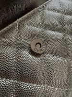 شنطة كافيار كلاسيك هارد ذهبي – مقاس 20