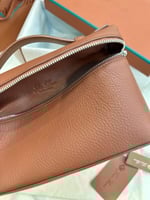 شنطة لورو بيانا جلد