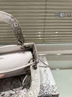 شنطة ميني رويال وردي �