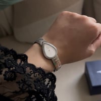 ساعة شوميه فضي