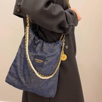 شنطه شانيل مع ستراب لولو