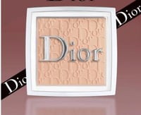 بودرة ديور للوجه والجسم