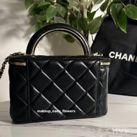 شنطة شانيل لون اسود شامل الملحقات