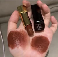 ‎ شانيل يونيفرسال فري باودر ‎بودرة سائبة بلمسة نها...