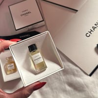 توريعات شانيل 3 قطع شامل الكيس والشريطه