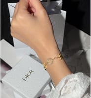 اسوارة ديور ذهبي شامل الملحقات