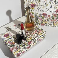 طقم عطر جادور + روج دبور 999