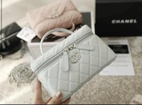 شنطه شانيل فيانتي بيبي بلو مقاس19.