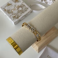 سوارة ديور مع الملحقات