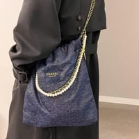 شنطه شانيل مع ستراب لولو