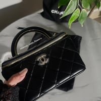 شنطة شانيل لون اسود شامل الملحقات