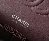 شانيل كلاسك مديم مقاس25cm لامب لذر هارد وير فضي