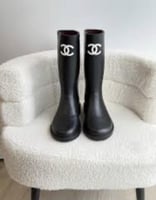 بوت شانيل كاحل جلدي بشعار شانيل