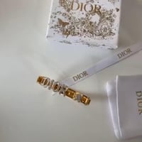 سوارة ديور مع الملحقات