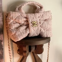 حقيبة شانيل مبطنة بسلسلة ذهبي