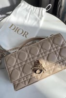 شنطه ديور بيج لاتيه