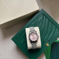 ساعة رولكس مينا وردي فصوص مقاس 30