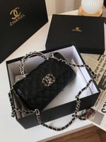 شنطه شانيل اسود مقاس 18